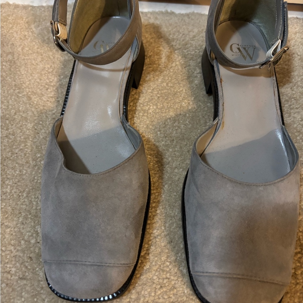 CW Clifford Gray suede leather Women's Ankle Strap Shoes Size 10 EUC